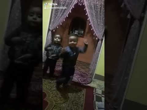 الي بيحب ربنا يرفع ايده لفوق