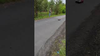 Mein Nachbar,Speedrun mit seinem Arrma Senton,hört ganz am Ende 🤣🤣🤣