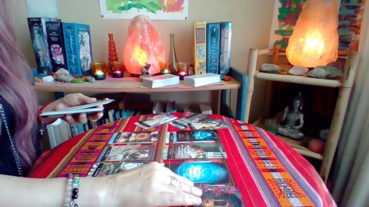 LEO!! 🔮 Atraes tu match perfecto en el amor!! Tan fuerte como tú, esta persona no te soltará!!