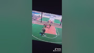 a snatch block big contact dunk.