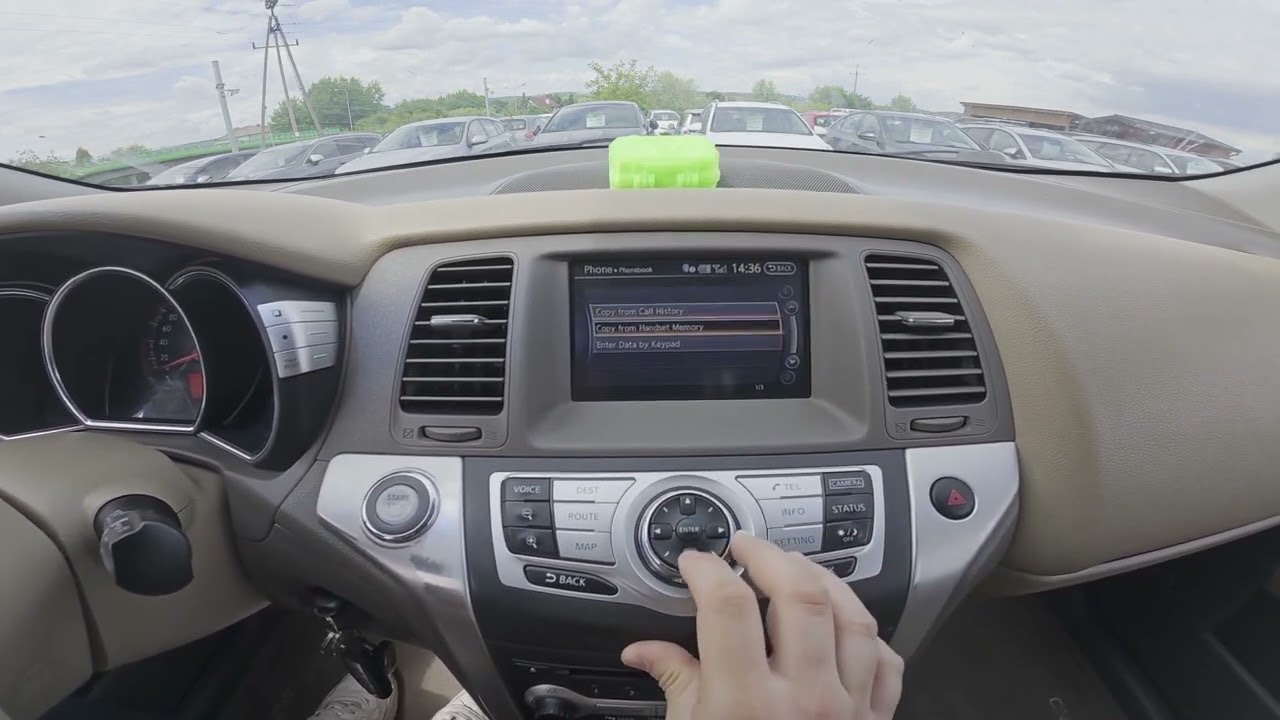 Comment accéder au répertoire téléphonique sur Nissan Murano II (2008-2015)