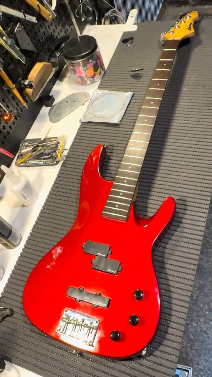 R$797 Aria Pro II Magna Series Bass - General Condition - YouTube