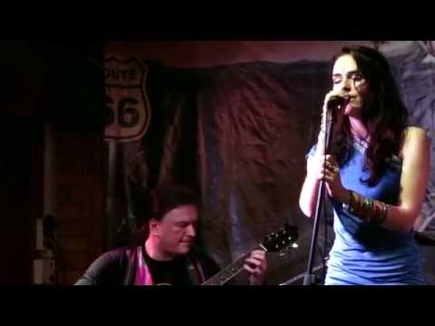 რუსები \"აპარეკას\" მღერიან