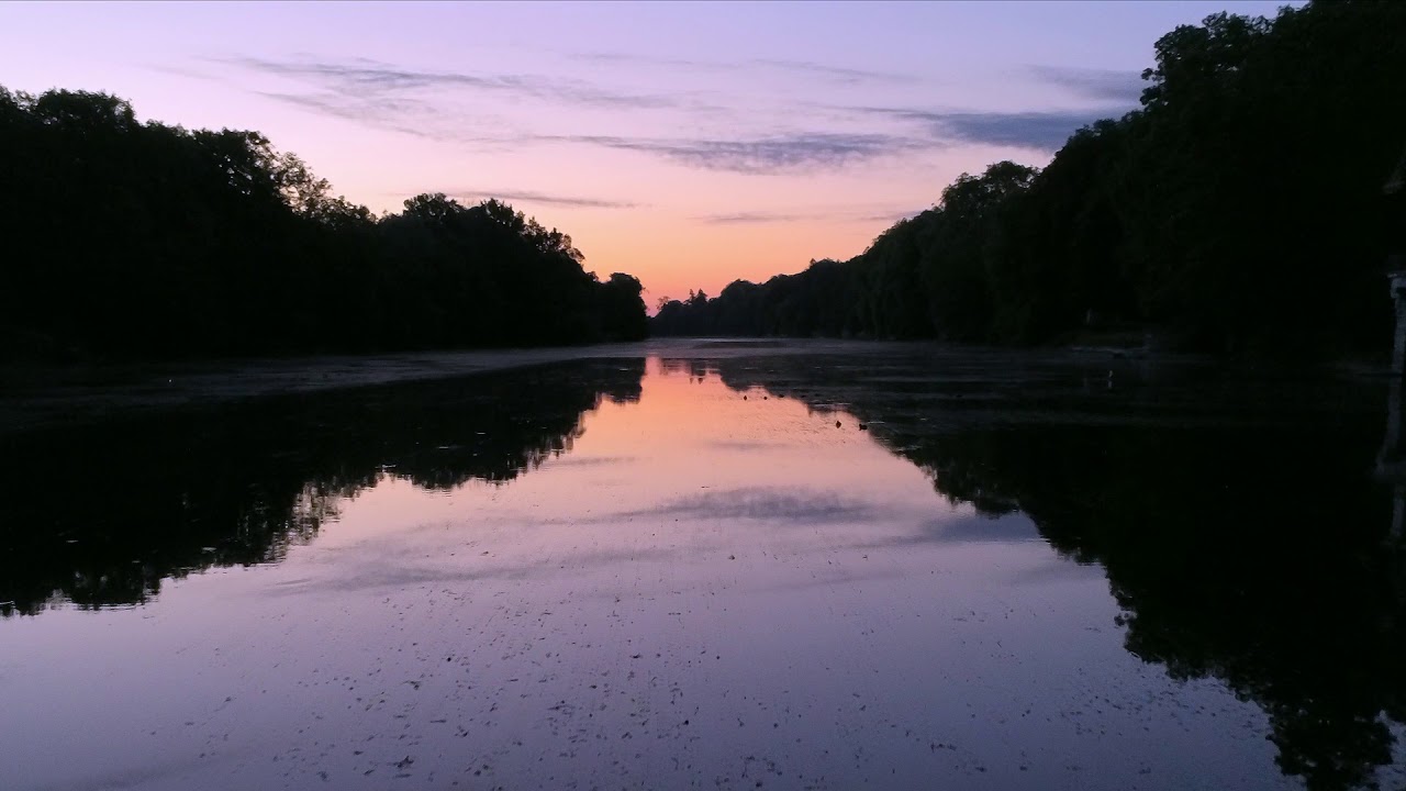 lever examples Drone Parrot Anafi Loiret au ras de l'eau lever du soleil