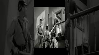 Charlie Chaplin With Big Gun 36 lucu charliechaplin