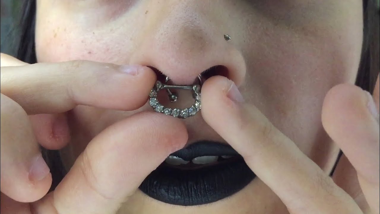 septum, clicker, piercing, body, jewlery, pierced, nose.