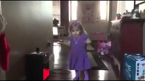 رقص دختر بچه با اهنگ سلما