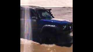 Land rover discovery 1 v8  in deep water