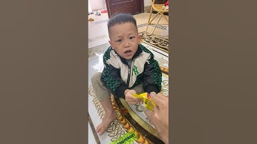 Mẹ ngốc bắt nạt cướp đồ ăn của pipi đang ốm#shorts