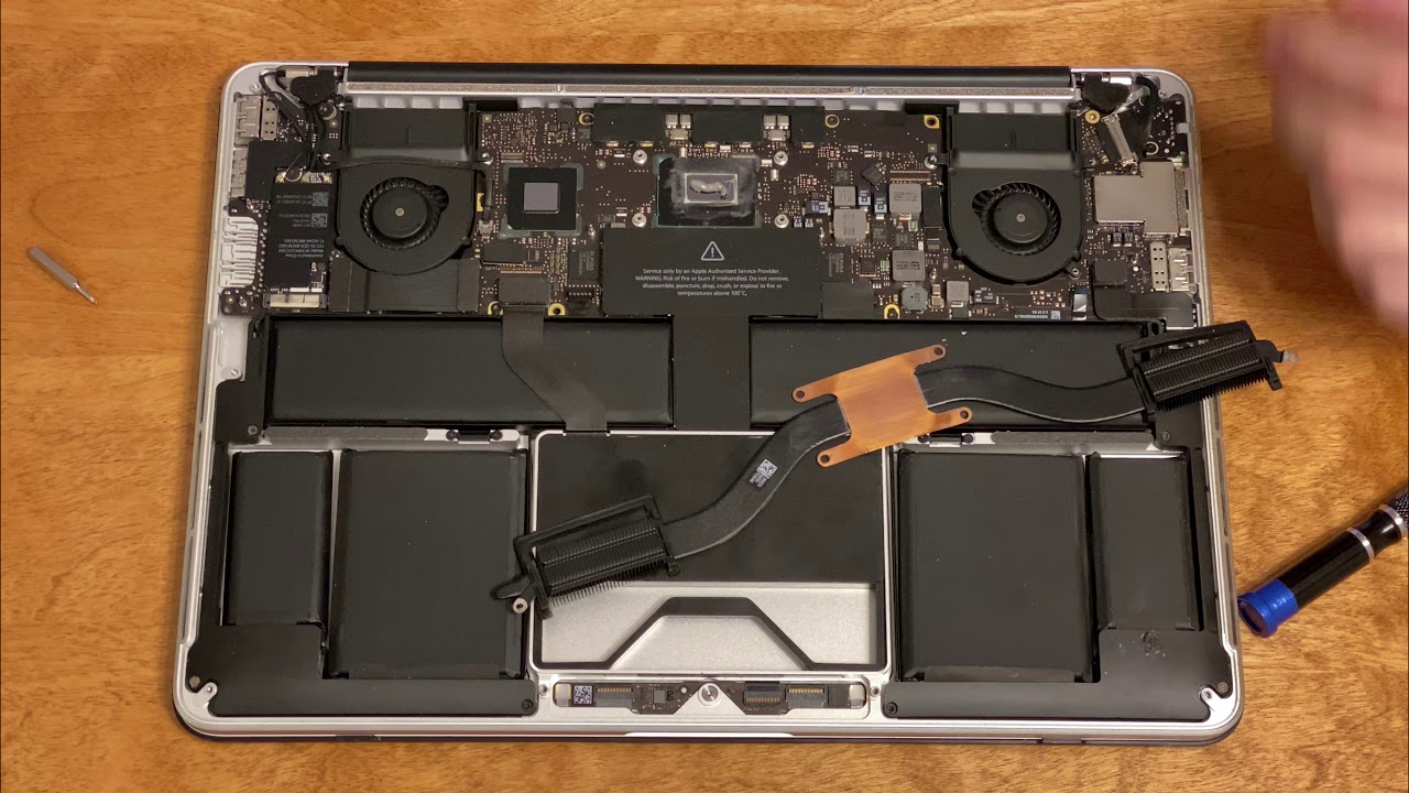 Changing The Thermal Paste on a 2012 Retina Display MacBook Pro! 4K