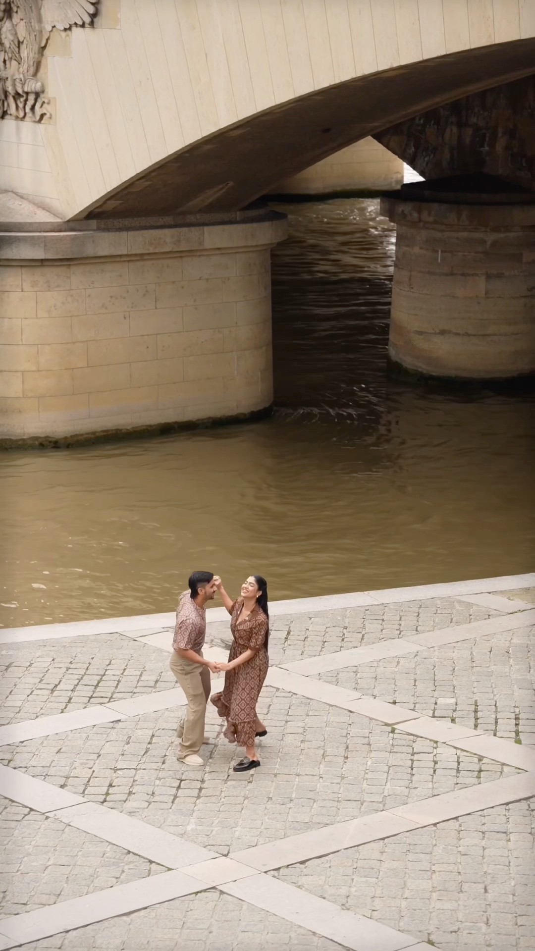Dancing on the streets of Paris #youtubeshorts #dance
