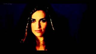Crimson Bound by Rosamund Hodge Book Trailer