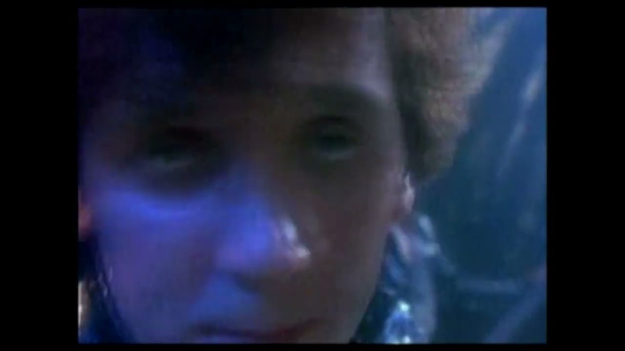 The Romantics   Talking In Your Sleep (Lyrics + Rockamerica)