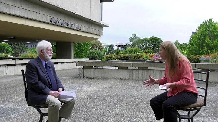 Mayor Chuck Bennett of Salem, Oregon, Talks with G...