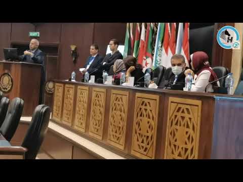 الدكتور اسماعيل عبدالغفار والعميد عصام البكل وتخرج طلبه معهد الدراسات التقنيه والمهنية