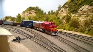AT&SF New Warbonnet FP45 Pulls Fast Freight