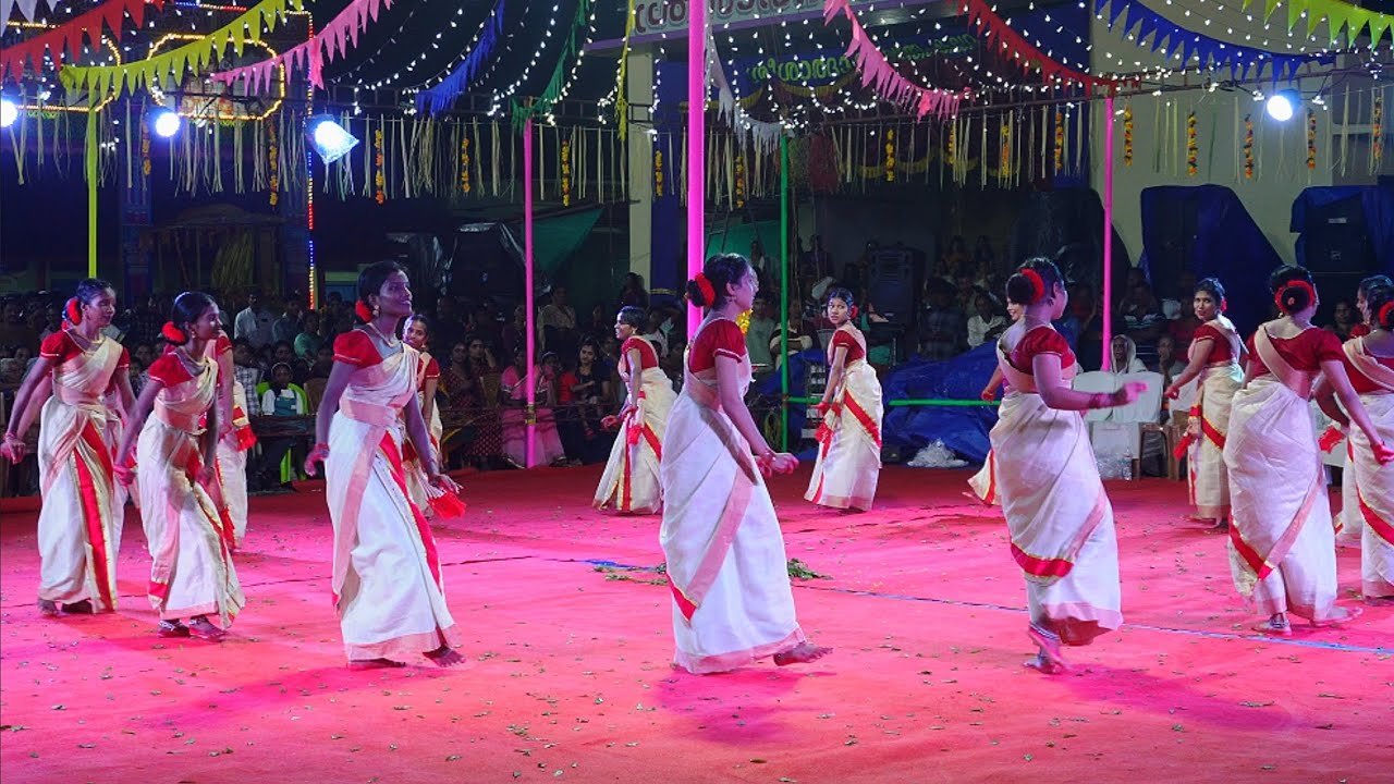 തകർക്കണം പട തടുക്കണം.. 👌🔥 കിടിലൻ കൈകൊട്ടിക്കളി ❤️ പൊളിച്ചടുക്കി ആലിങ്ങലമ്മ 🥰 #kaikottikkali