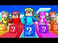 Playing a 5 PLAYER LUCKY BLOCK RACE in Minecraft!