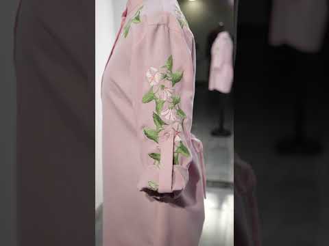 Жіноча туніка з довгим рукавом, з пояском, вишивка - вьюнок, тканина онікс, колір - рожевий, видео 1