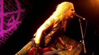 Crashdiet: In The Raw