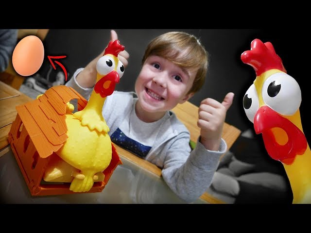 THE HEN THAT LAY EGGS!! Toys for Kids - Christmas Games for