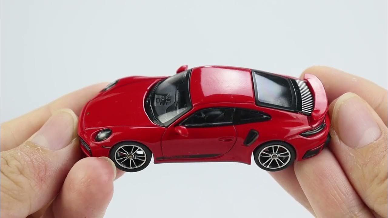 Mini GT 1:64 Porsche 911 Turbo S, Guards Red