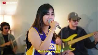 BAIK BAIK SAYANG - WALI BAND (REGGAE COVER 3 LELAKI TAMPAN FT. SASA TASIA)