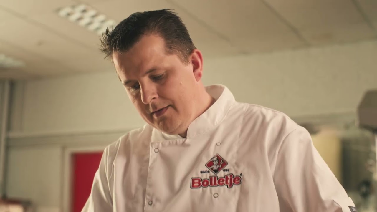 Een kijkje in de Bolletje bakkerij - Bakkers Beschuit