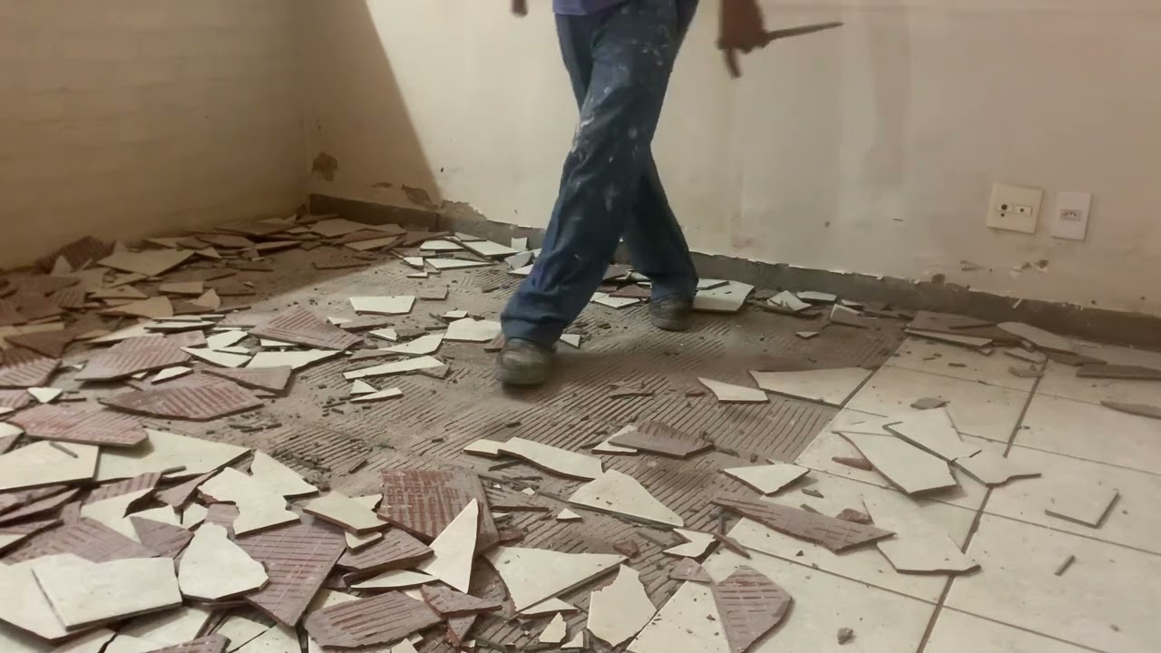 Veja Como é rapto remover todo o piso com a talhadeira Martel￼🏠🛠✍️👏🙏