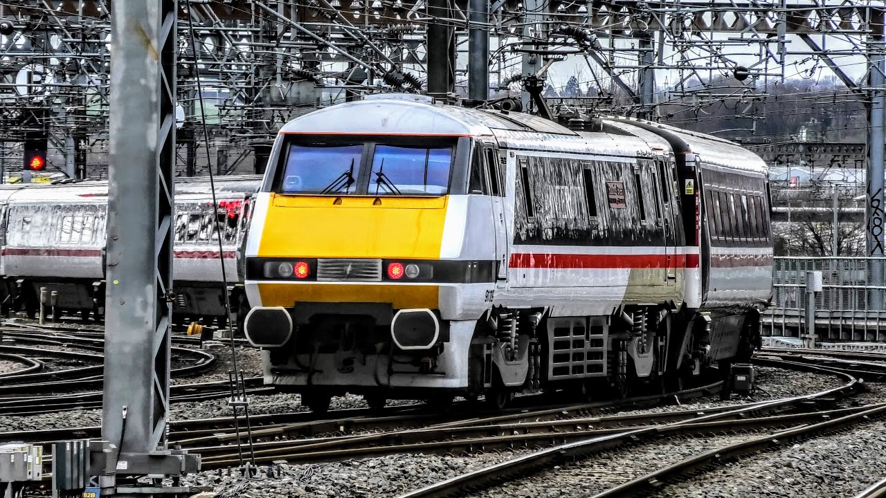 Trains at Leeds City Station | 20/01/2024