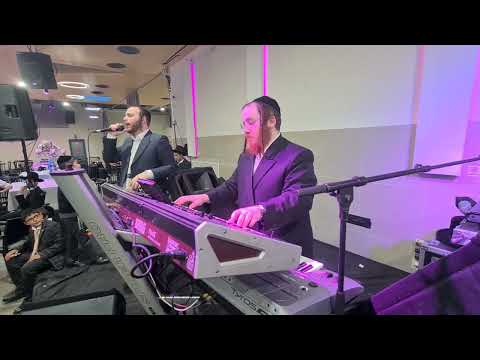 🎤 אהרלה שארף 🎹 שיעה פרידמן - אבא מלך העולם [אברהם פריד] Live