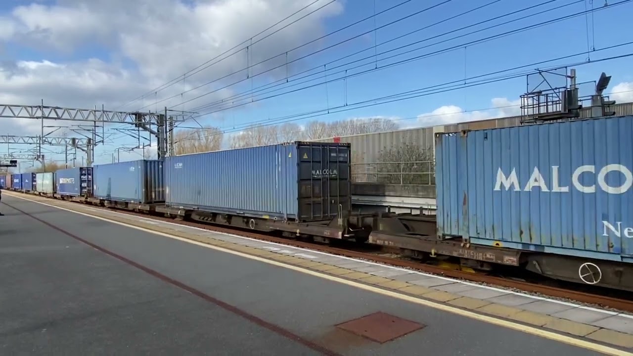 90039 & 90024 Class 90 Electrics Malcolm Group, DB Cargo at Nuneaton