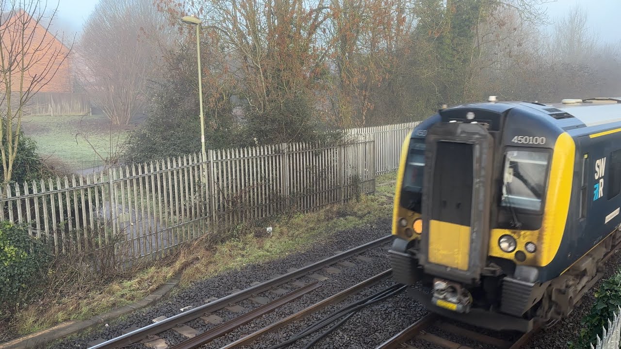 Class 450 Desiro Crossover | 450100 + 450108 + 450073 & 450086 | SWR