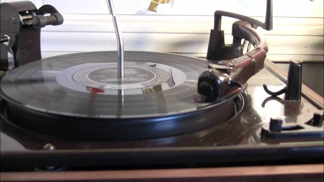 Louis Armstrong - La Vie En Rose Vinyl - YouTube