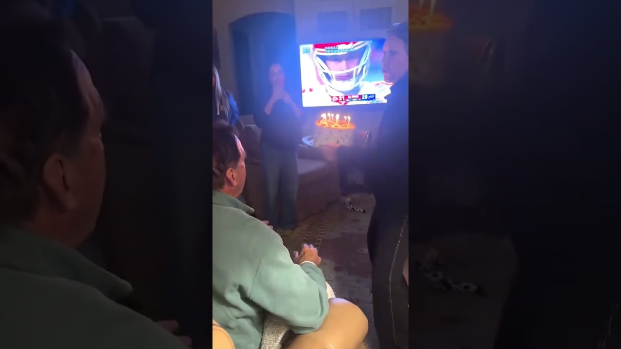 And he got up IMMEDIATELY šš (via @kristen.saban/TT)