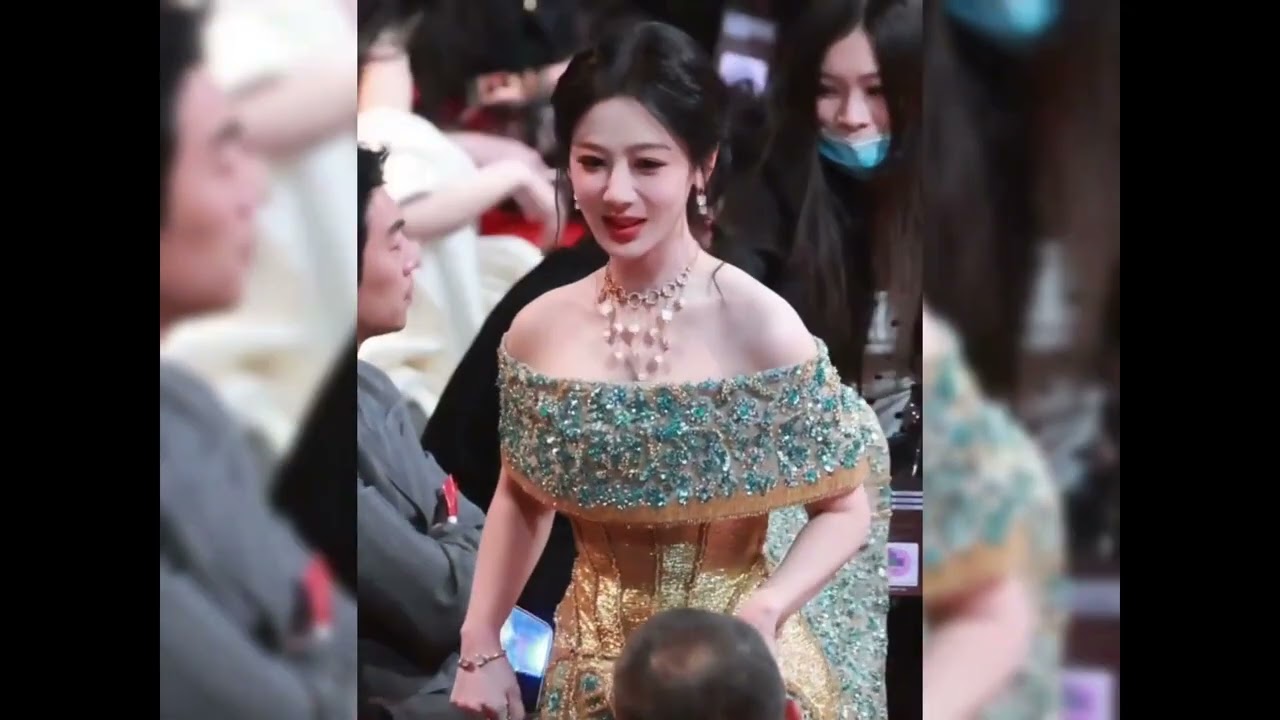 Some video clips of Yang Zi's interactions on Weibo night 2025一些微博之夜内场social紫杨紫 微博之夜