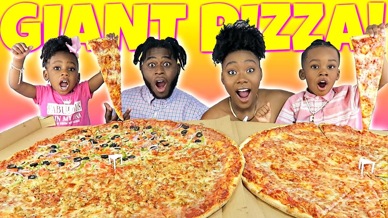 THE BIGGEST Pizza MUKBANG EVER | NEW YORK STYLE PIZZA | CHEESY | EATING SHOW | Family Mukbang | 먹방