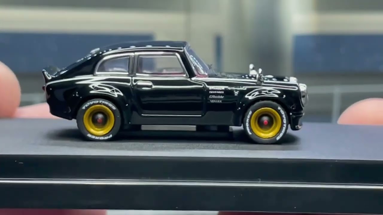 Mortal 1:64 scale Honda S800 x Daniel Wu - YouTube