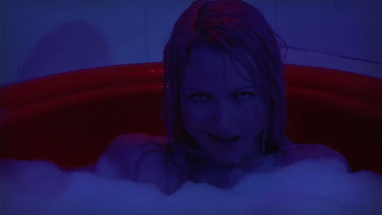 Hooked Like Helen – Promise Me You'll Run (Music Video) Hooked Like Helen – Promise Me You'll Run (Music Video)