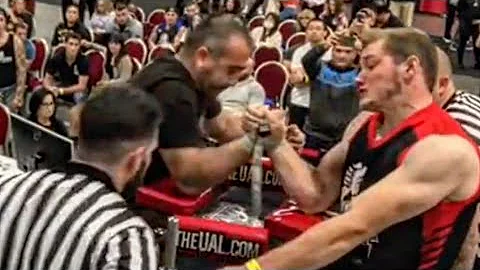 16 year old Jamie Barrett stuns the armwrestling w...