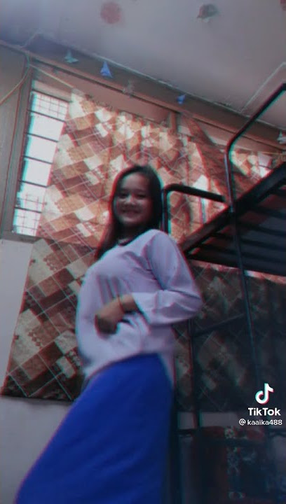 awek sekolah gelek..👍👅👅😈