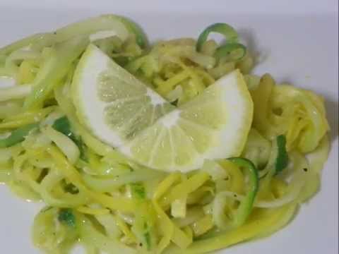 zucchini-&-squash-spaghetti-in-olive-oil-with-garlic