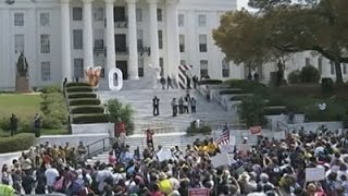 Raw: Thousands Retrace Final Leg of Selma March