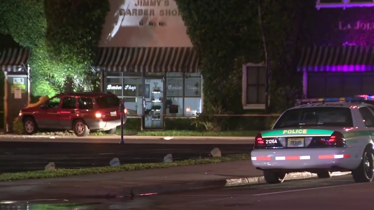 Driver of Jeep leads police on chase, crashes in Coral Gables - YouTube