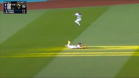 Steven Kwan Makes Incredible Diving Catch to Keep the Game Tied! ⚾️ #StevenKwan #BaseballHighlights