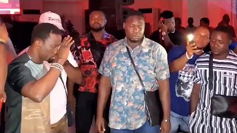 WATCH AS ALAO MALAIKA BOWS TO PASUMA RESPECTFULLY AT HIS 55TH BIRTHDAY PARTY IN LAGOS.