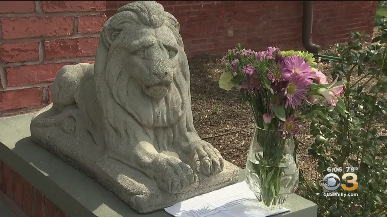 Thieves Return Family's Stolen Lion Statue, Leave Apology Note - YouTube