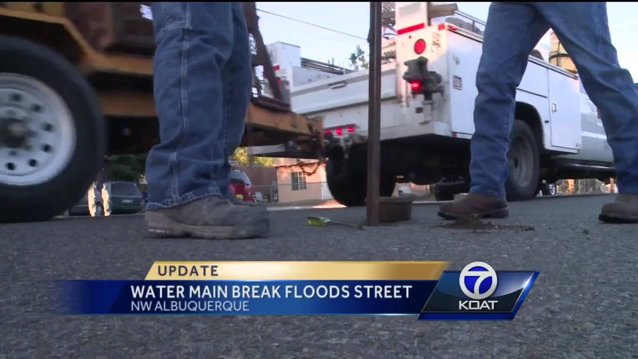 Water Main Break Floods Street - YouTube