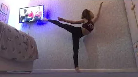 Stretch Routine including oversplits | Isabel Morgan