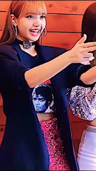 Lisa teaching du-du-du step #blackpink #lisa #jennie #rose #jisoo #dududu